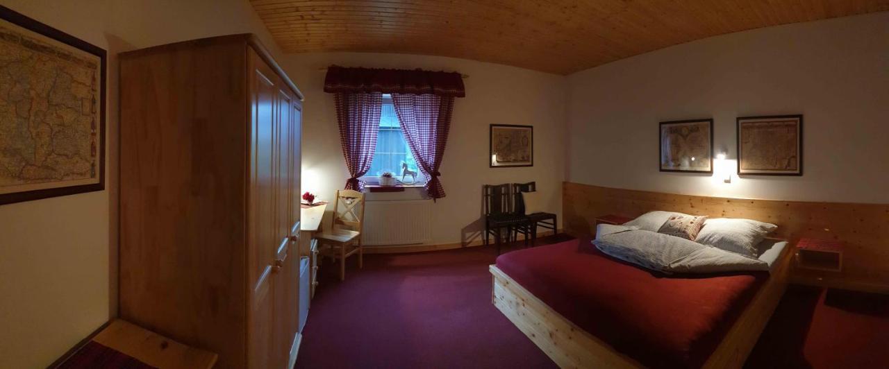 U Dvou Studni Hotel โลชนา นาดเด เดสเนา ภายนอก รูปภาพ